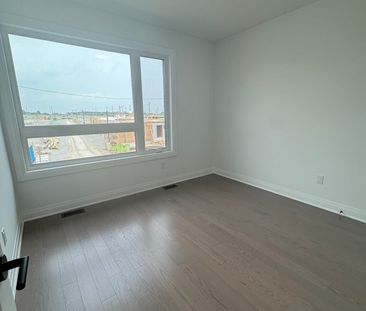For Lease - 12 Sweet Pear Street, Markham, Ontario - Photo 3