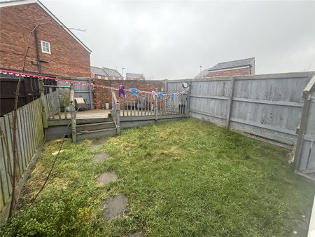 3 bedroom semi-detached house to rent - Photo 4