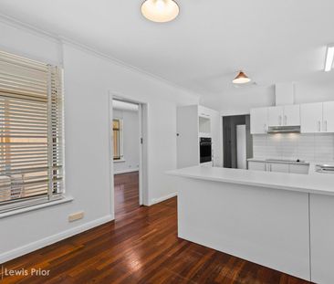 Located in Sought After Suburb - Neat & Tidy Family Home - Photo 3