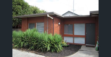 TWO BEDROOM UNIT IN QUIET COMPLEX - Photo 3