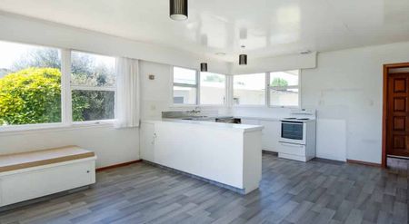 Check This One Out! - Photo 2