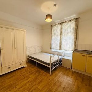 House share to rent - Photo 2