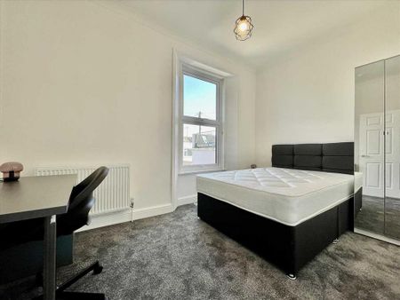 3 bedroom apartment to rent - Photo 3