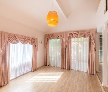 35 Knightsbridge Avenue, Nunawading VIC 3131 - House For Rent | Domain - Photo 2