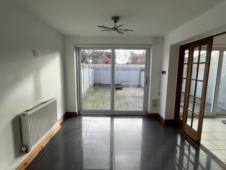 4 bedroom semi-detached house to rent - Photo 4