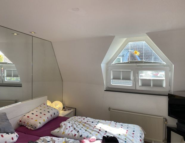 Rodenkirchen: Große Maisonette-Wohnung in direkter Rheinnähe - Foto 1