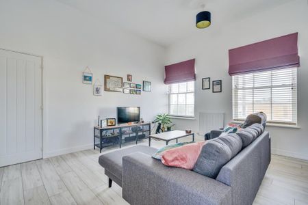 2 bedroom flat to rent - Photo 2