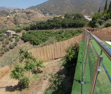 DETACHED COUNTRY VILLA FOR LONG TERM RENTAL SITUATED IN FRIGILIANA - Photo 3