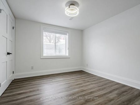 Property For Lease | W8483820 - Photo 2