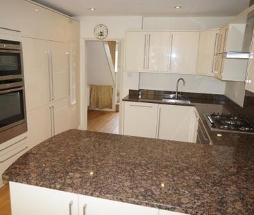 3 bedroom semi-detached house to rent - Photo 3