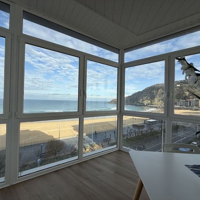 Alquiler de piso en Zurriola Hiribidea - Foto 1