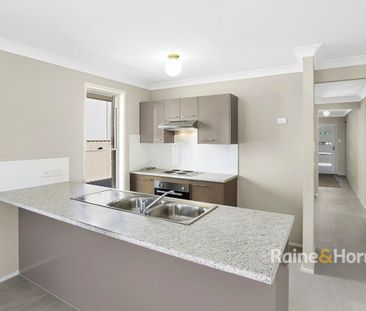 BEAUTIFUL MODERN LARGE FAMILY HOME - Photo 2