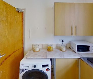 2 bedroom flat to rent - Photo 6