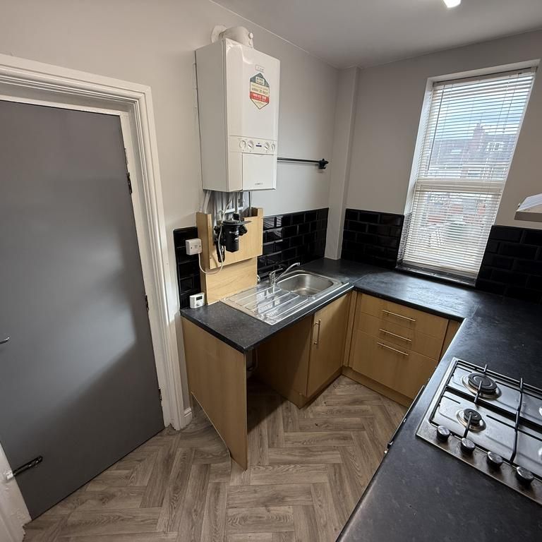 3 bedroom terraced house to rent - Photo 1