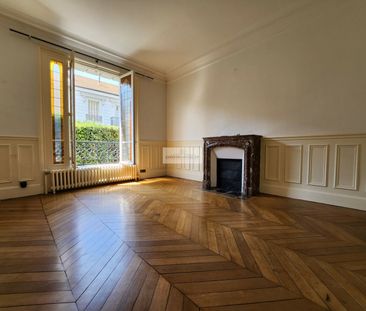 Maison à louer VERSAILLES, 8 pièce(s) - 4425€ - Photo 2