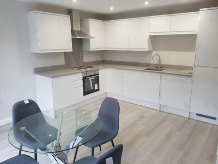 4 bedroom apartment to rent - Photo 3