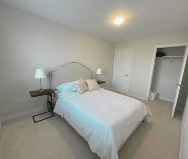 For Lease - 2 Mockingbird Lane, Hamilton, Ontario - Photo 5