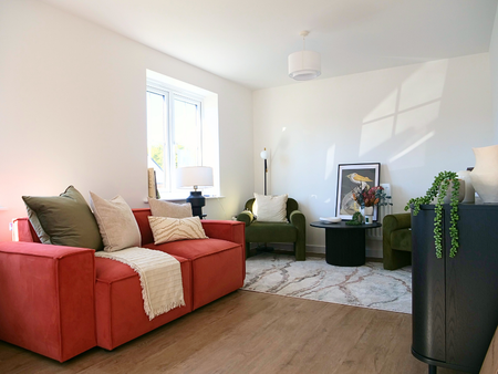 3 bedroom detached house to rent - Photo 2