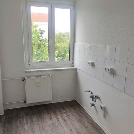 Schöne 2-Zimmer-Wohnug mit Balkon ab sofort anmietbar! - Photo 1