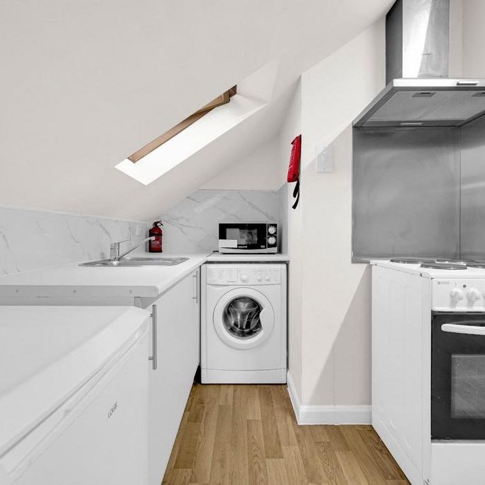 Studio to rent - Photo 1