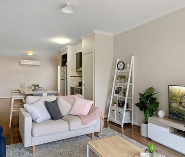 Contemporary Two Bedroom Townhouse! - Photo 2