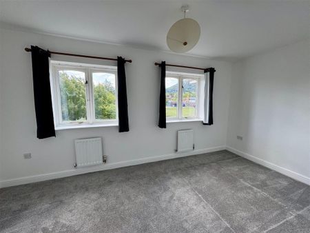 4 bedroom terraced house to rent - Photo 3