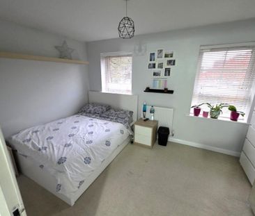 2 bedroom terraced house to rent - Photo 2