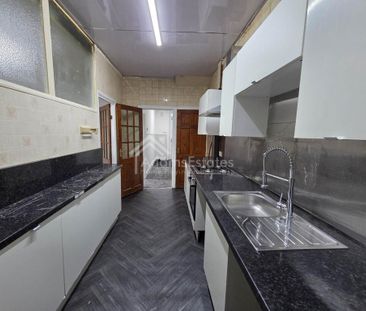 3 bedroom end of terrace house to rent - Photo 5