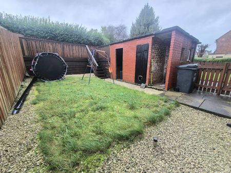 Cousin Lane, Halifax - Photo 3