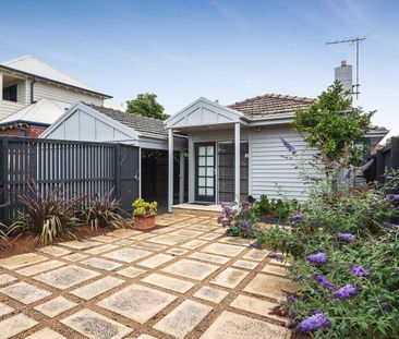 2 BEDROOM PLUS STUDY l PRIVATE COURTYARD l PERFECT LOCATION - Photo 1