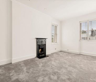 3 bedroom flat to rent - Photo 2