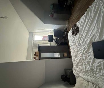 City Centre// Bed Bath - North Sherwood St, NG1 - Photo 1