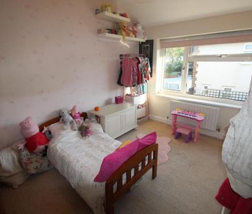 4 bedroom end of terrace house to rent - Photo 3