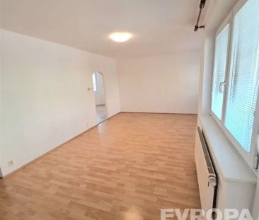 Krásný a světlý byt 3+1 s lodžií, případně i s garáží, o ploše 87 m - Photo 1