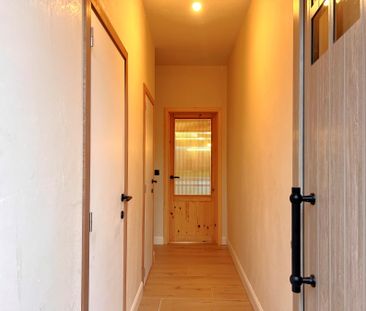 Volledig gerenoveerde woning met 3 slaapkamers en grote tuin. - Photo 3