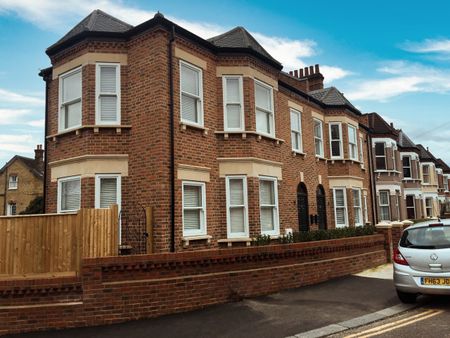 2 Bed Flat, Homecroft Road, SE26 - Photo 4