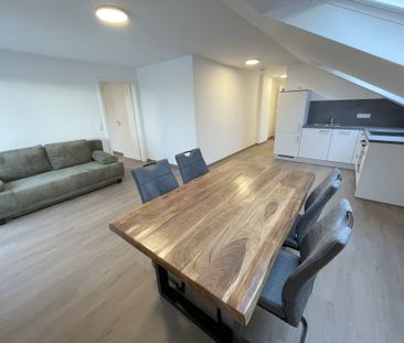 Bonn-Beuel: Schicke, möblierte Dachgeschosswohnung – sofort einzieh... - Photo 1