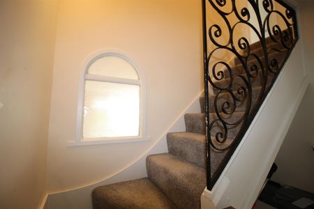 Desborough House, High Wycombe - Photo 3