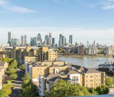 Double room with a view in a spacious 3-bedroom apartment. - Photo 2