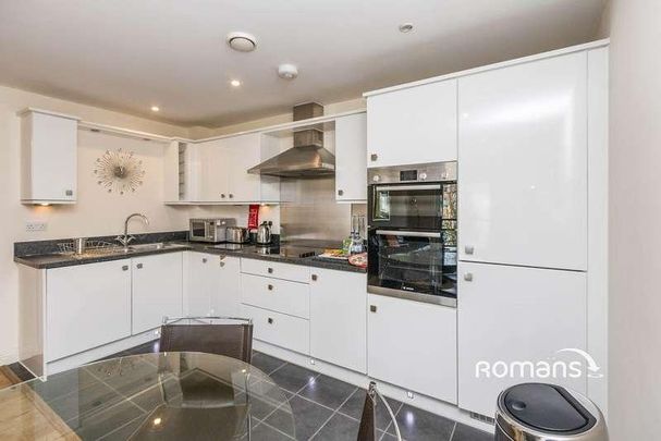 Farnborough Road, Farnborough, Hampshire, GU14 - Photo 1