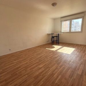 Studio Guyancourt 31 m² - Photo 2