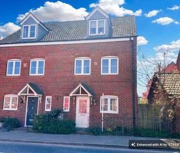 4 bedroom semi-detached house to rent - Photo 1