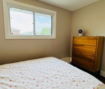 For Lease - 102 Northover Street, Toronto, Ontario - Photo 4