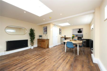 6 bedroom end of terrace house to rent - Photo 3