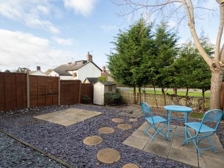 3 bedroom semi-detached house to rent - Photo 3