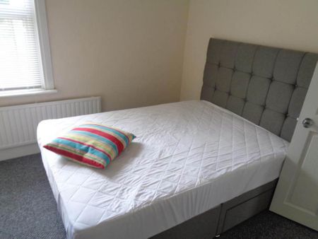 5 bedroom terraced house to rent - Photo 4