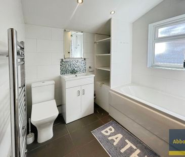 3 bedroom terraced house to rent - Photo 6