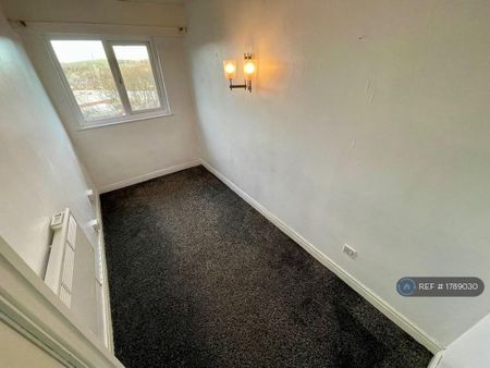 2 bedroom semi-detached house to rent - Photo 3