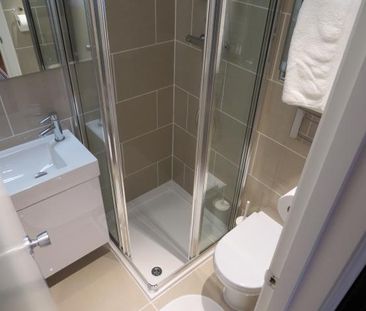 Flat 224 Fulham Palace Road, Fulham W6 9HH - Photo 4