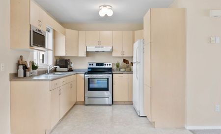 33 Fourth Avenue, Blumenort, MB - Photo 4